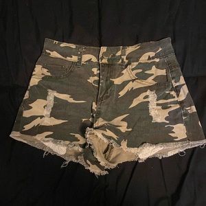 Refuge size 0 high waisted camo Jean shorts
